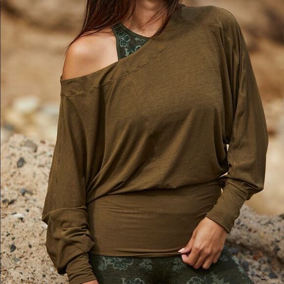 NWT! Free People Featherweight Long-Sleeve Size Small - Picture 1 of 10